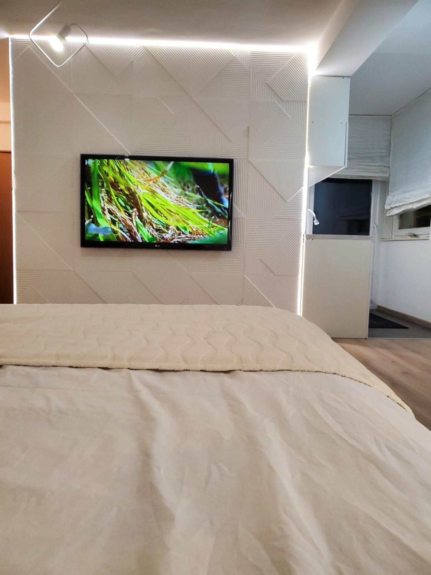 Sleep And Drive White Apartment *