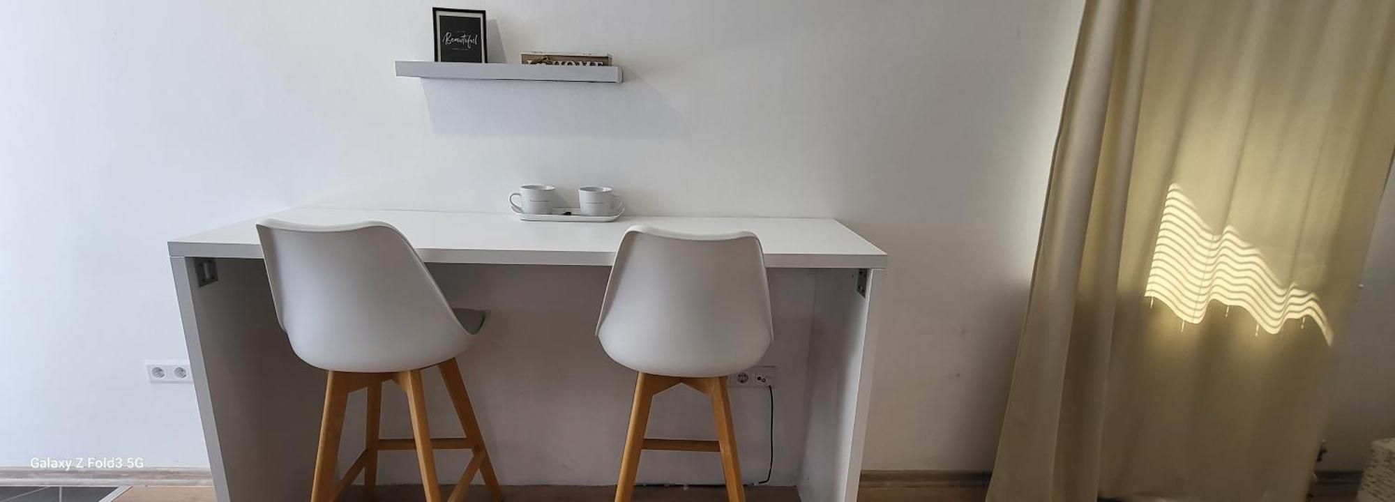 Sleep And Drive White Apartment Sarajevo